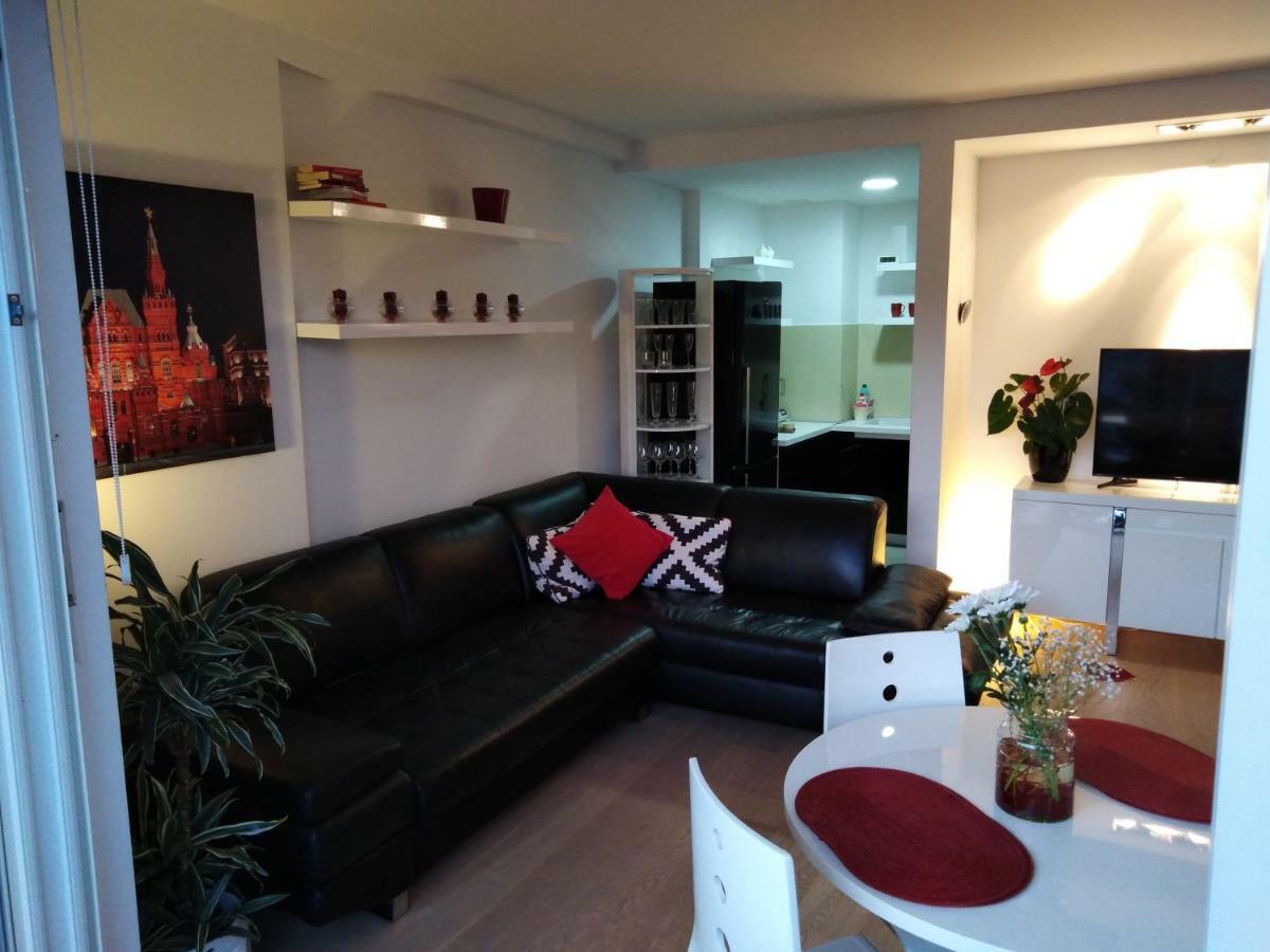 부드바 Red Lux 아파트 외부 사진
